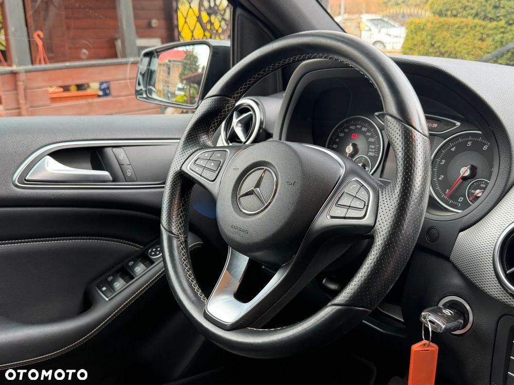 Mercedes-Benz Klasa B 180 UrbanStyle Edition - 26
