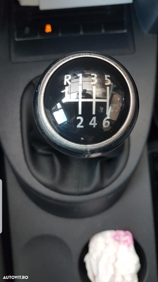 Volkswagen Touran 1.6 TDI DPF BlueMotion Technology Comfortline - 5