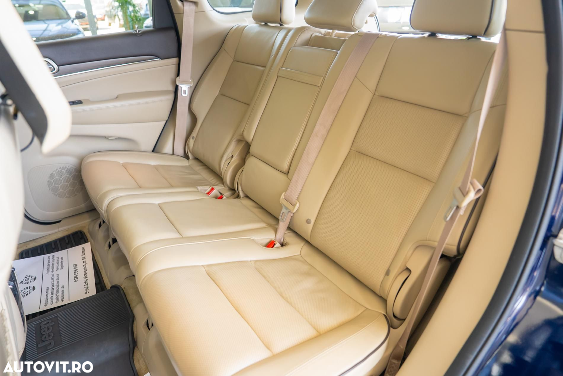 Jeep Grand Cherokee - 21