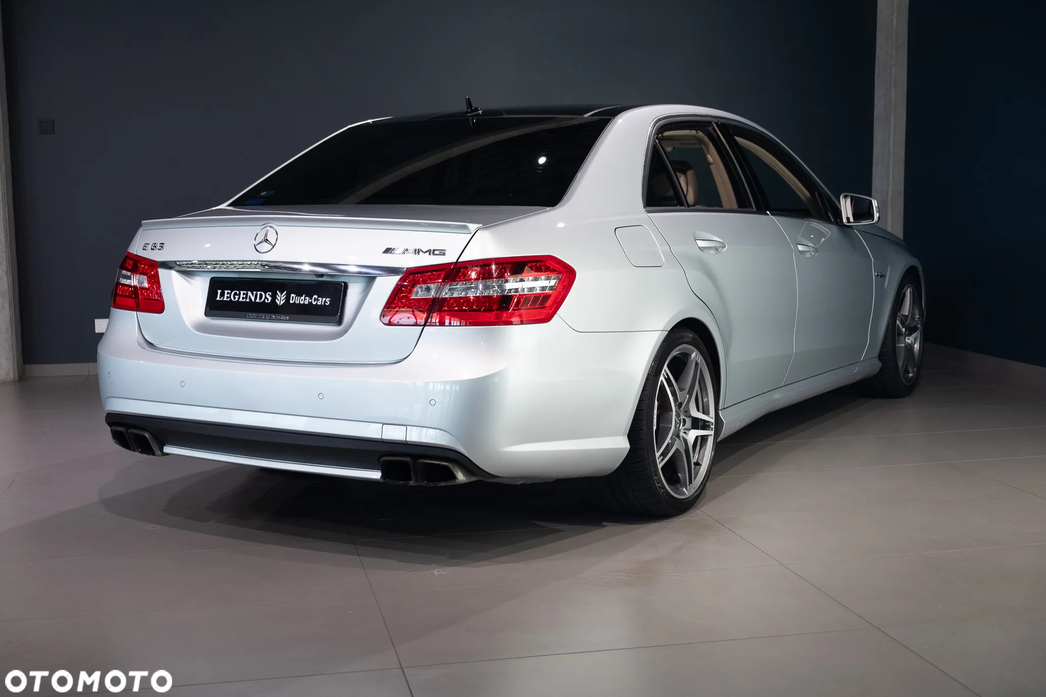 Mercedes-Benz Klasa E 63 AMG - 15