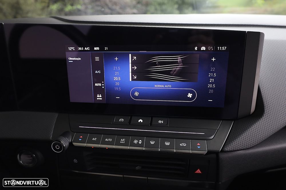 Opel Astra 1.2 T Elegance - 25