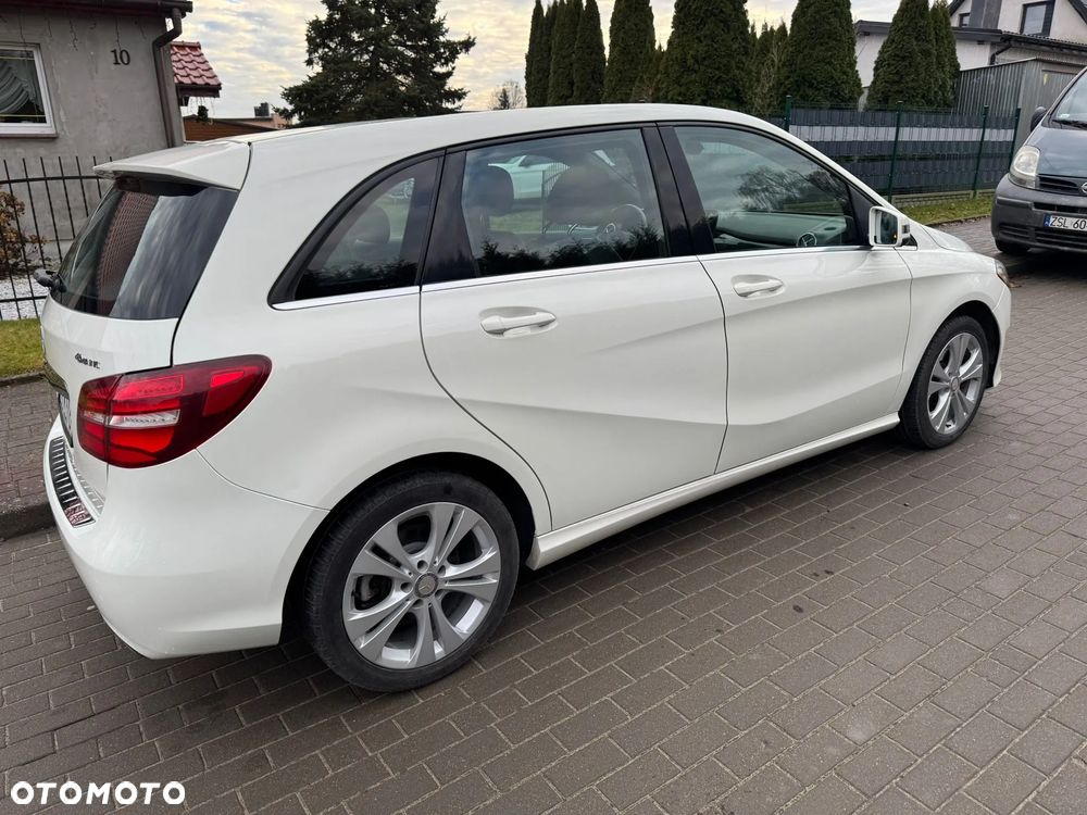 Mercedes-Benz Klasa B 250 4Matic 7G-DCT UrbanStyle Edition - 2