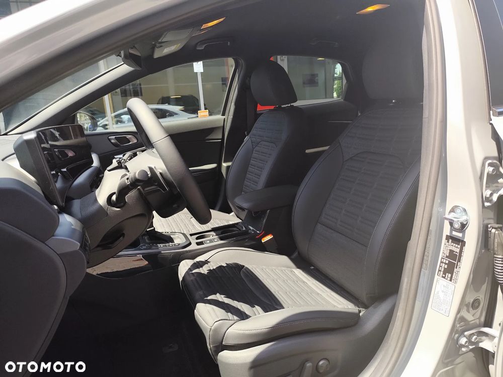 Kia XCeed 1.6 T-GDI Business Line DCT - 13