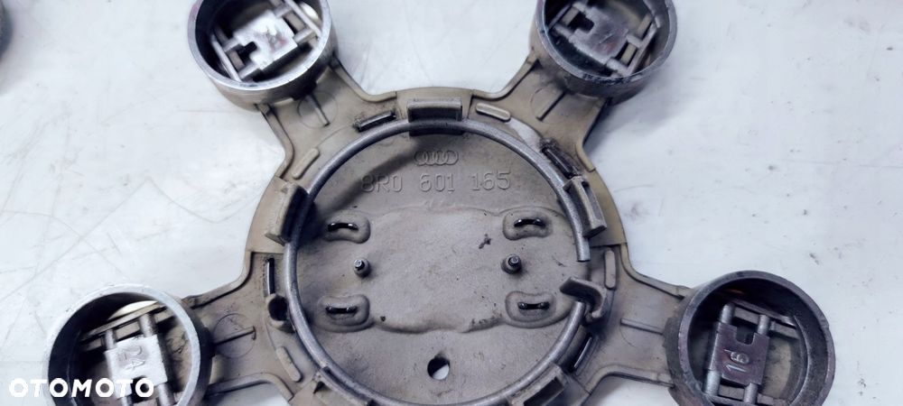 KOŁPAK DEKIELEK AUDI A3 A4 A5 A6 A7 Q3 8R0601165 - 3