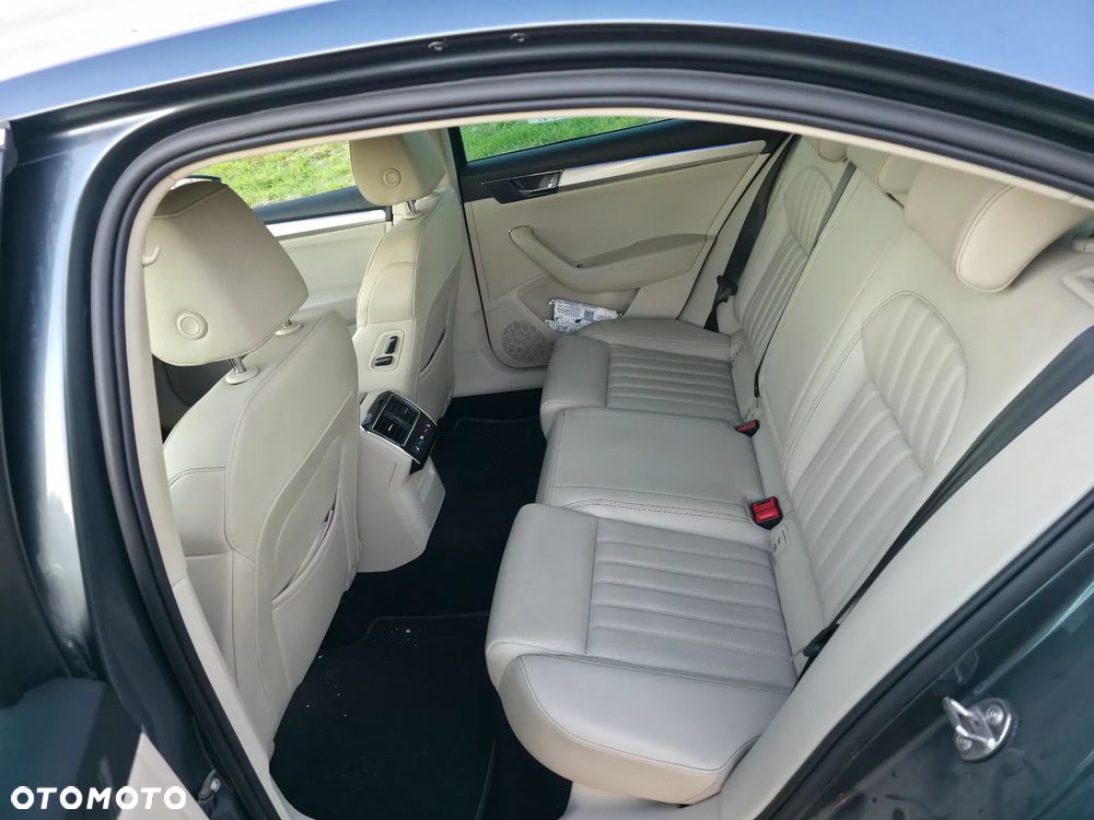 Skoda Superb 2.0 TDI SCR L&K DSG - 19