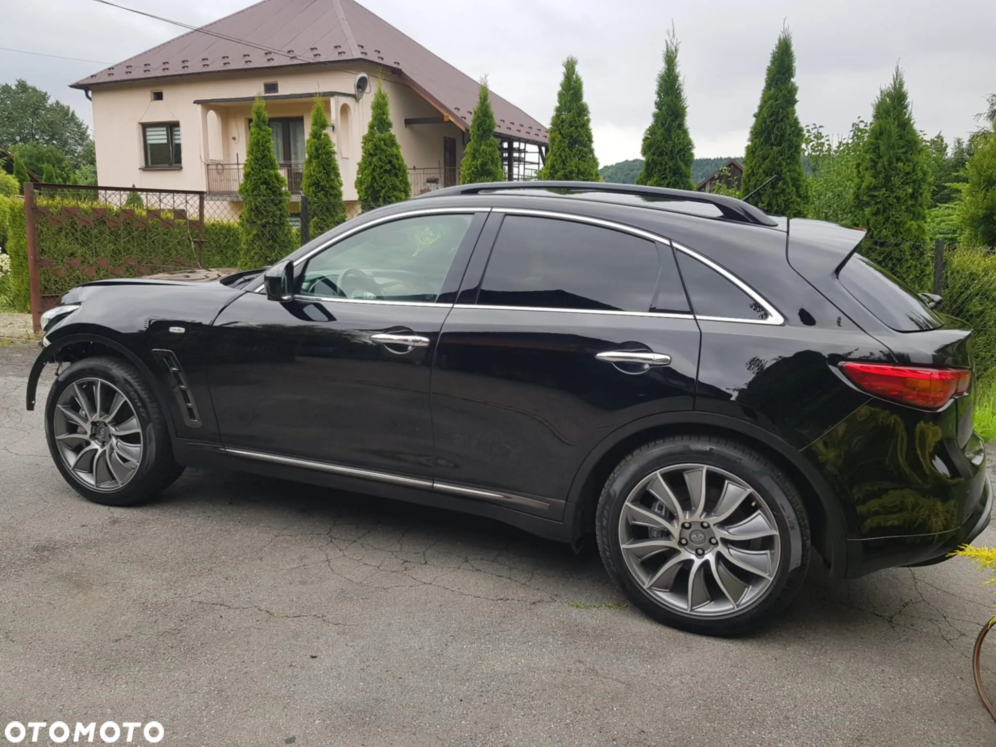 Infiniti QX70 - 2