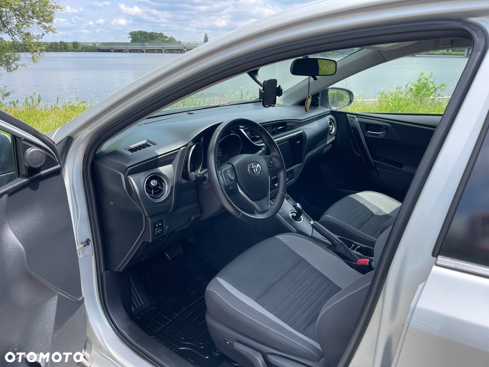 Toyota Auris - 9