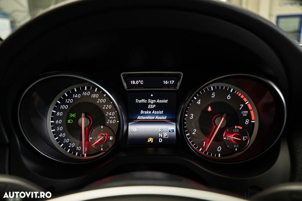 Mercedes-Benz GLA 250 7G-DCT AMG Line - 24