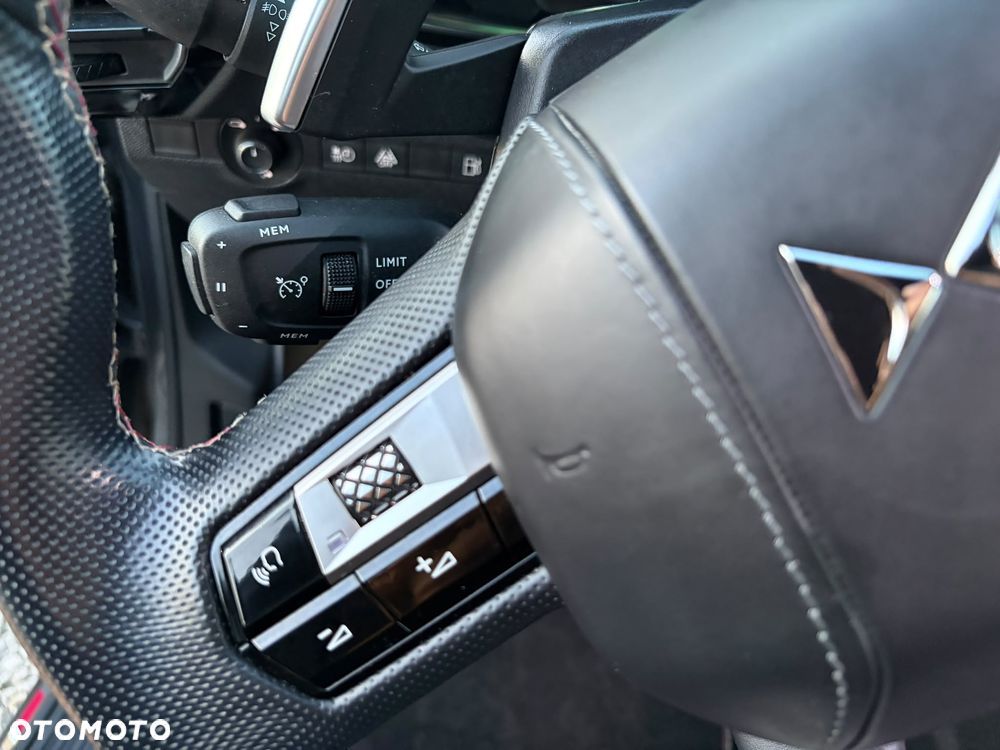 DS Automobiles DS 7 Crossback 1.6 E-Tense Performance Line + - 37