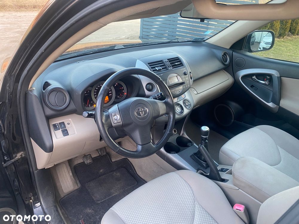 Toyota RAV4 2.2 D-4D Luna - 11