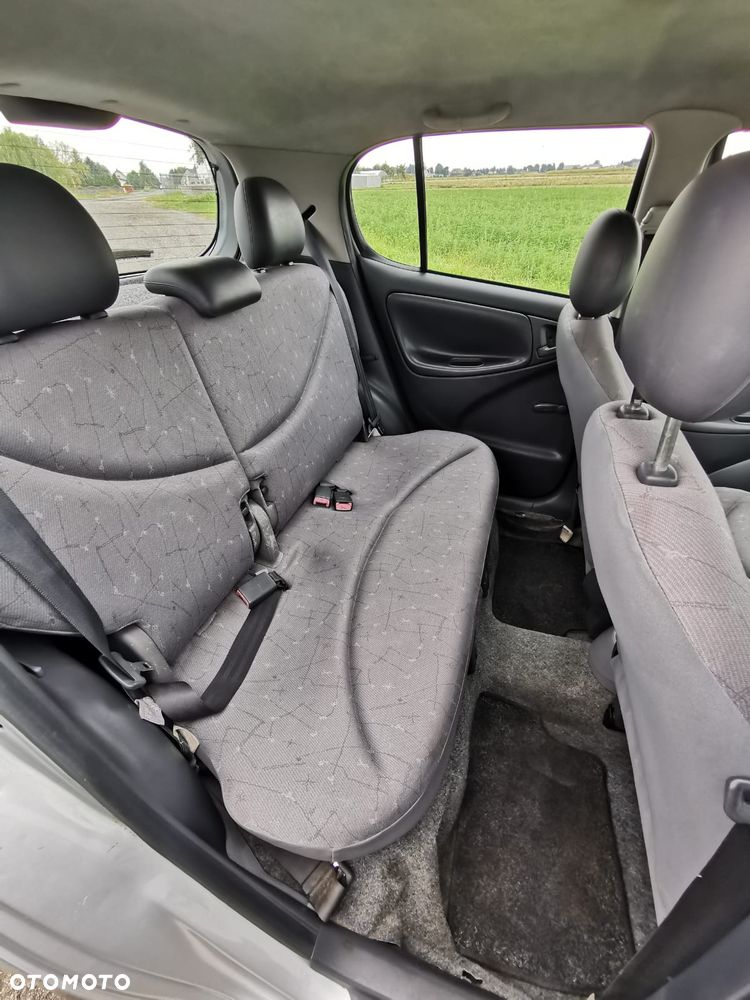Toyota Yaris 1.0 Terra - 6