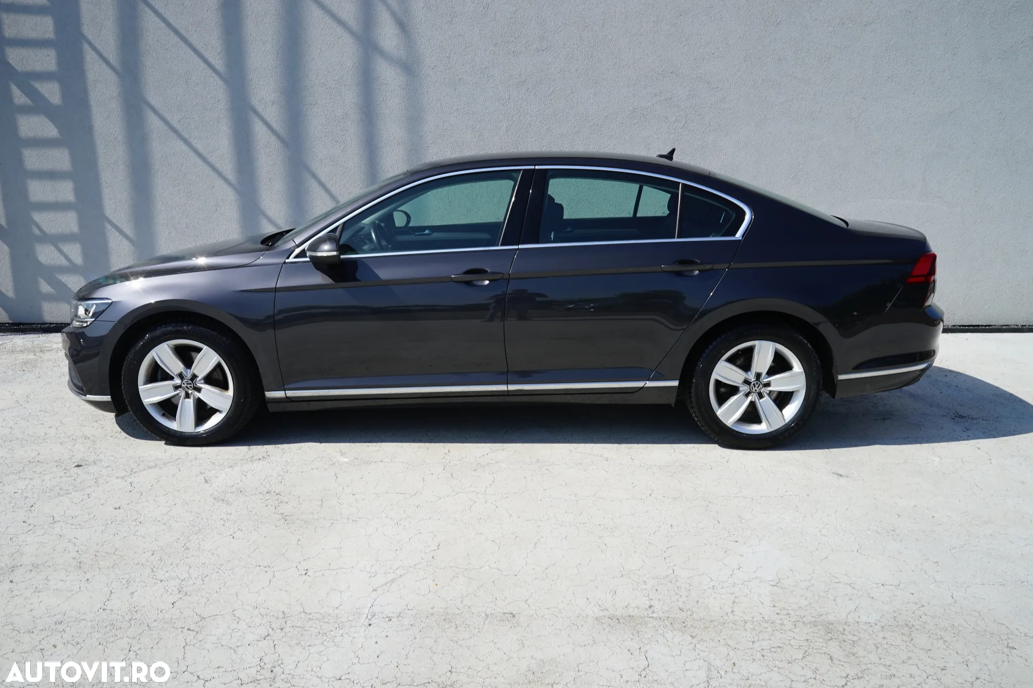 Volkswagen Passat - 3