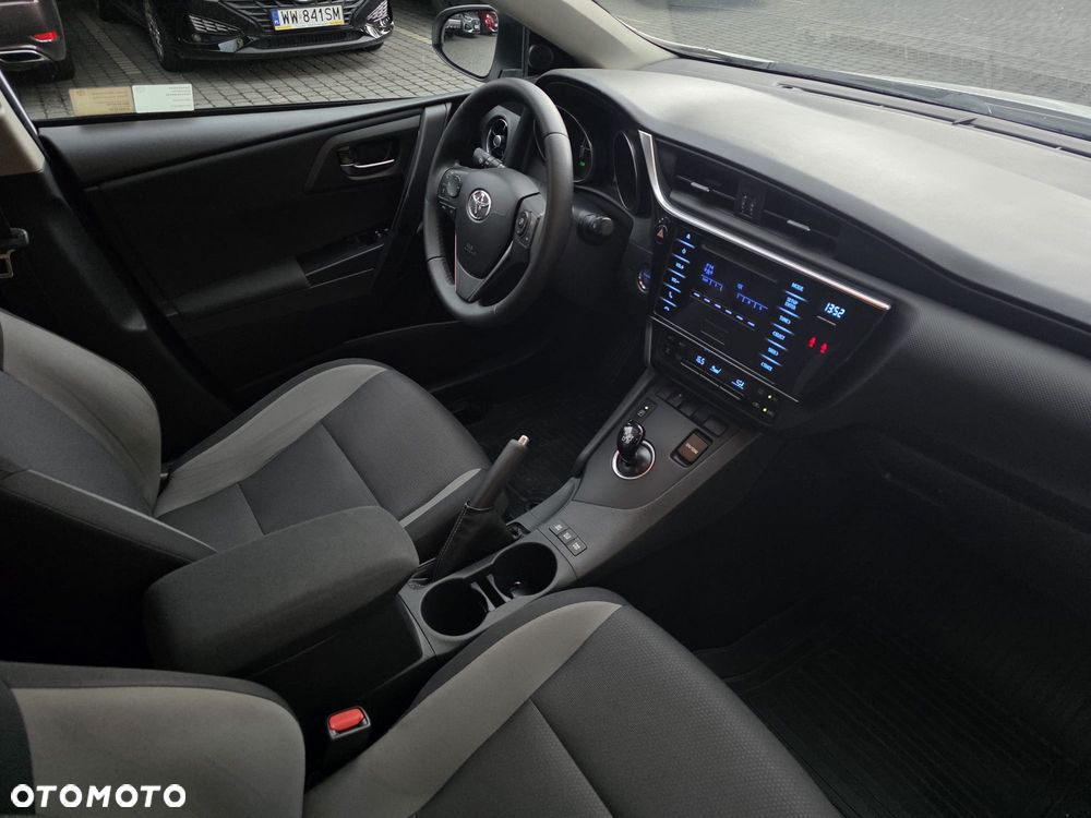 Toyota Auris - 22