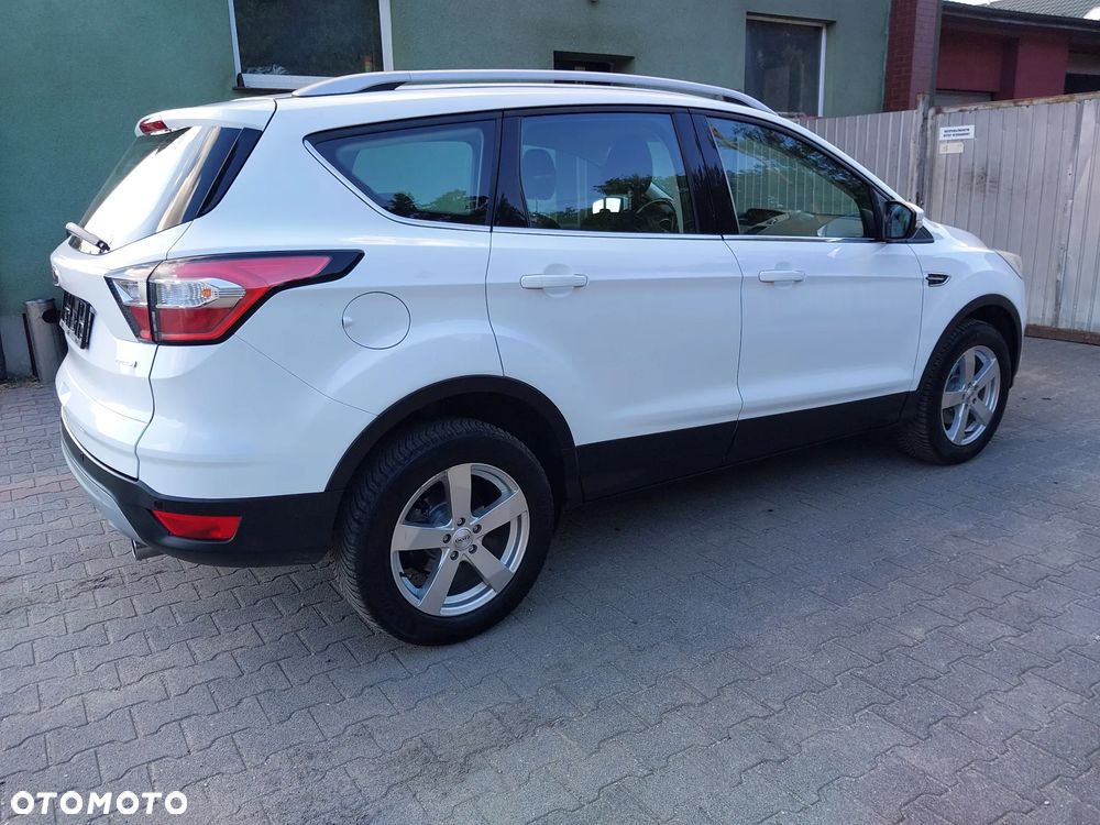 Ford Kuga 1.5 EcoBoost 2x4 Trend - 2
