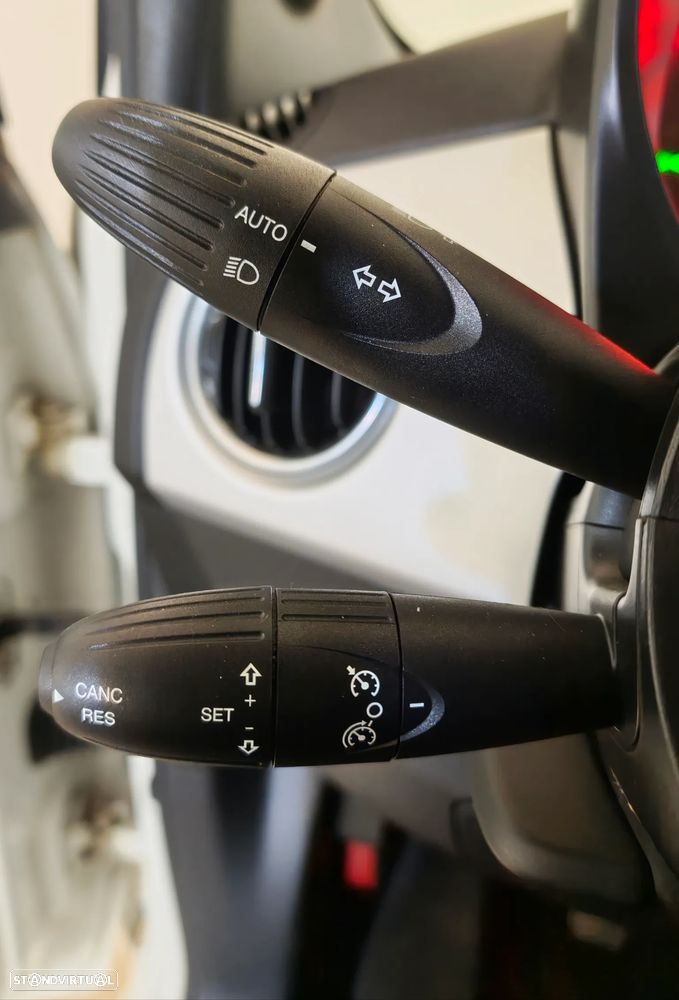Fiat 500 1.0 Hybrid Connect - 32