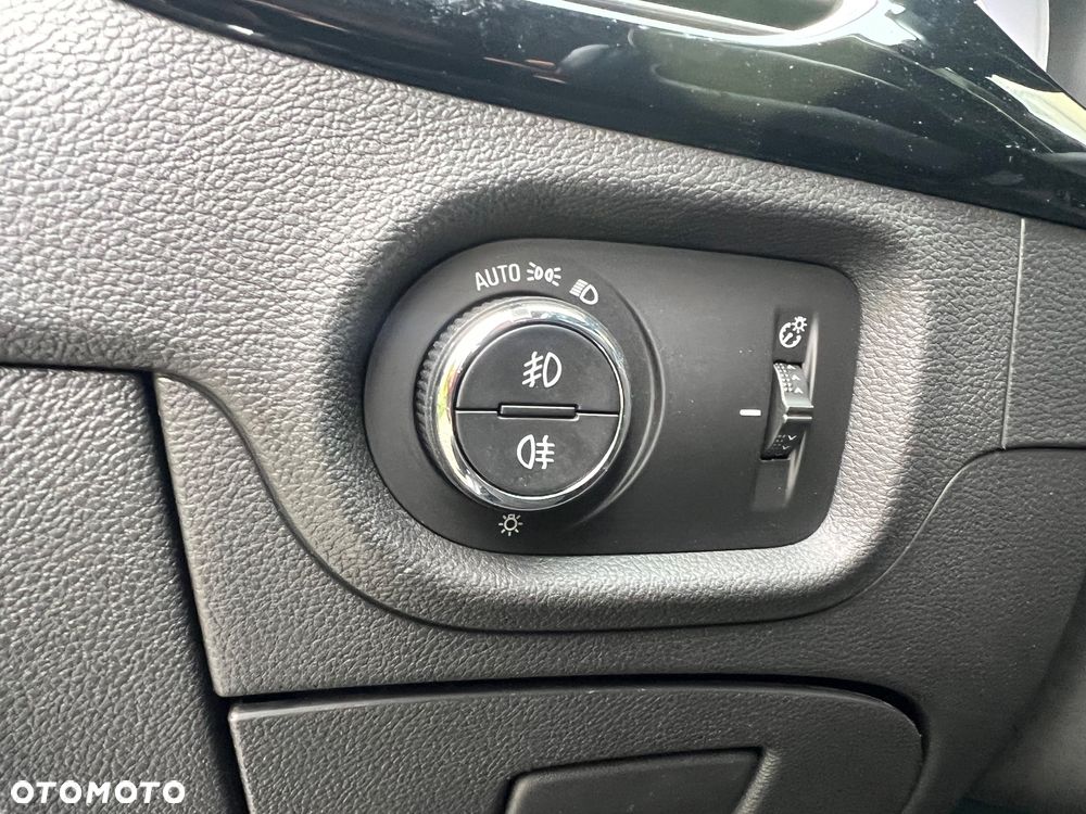 Opel Astra 1.4 Turbo Sports Tourer Business - 27