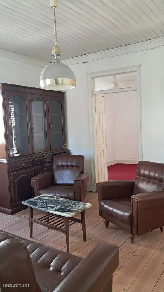 Moradia T2 com 1.950 m² de Terreno | Para Remodelar | Castanheira - Al - Grande imagem: 4/9