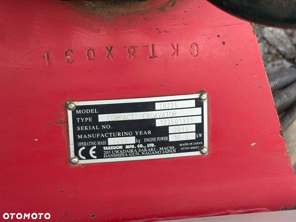 Takeuchi TB225 - 6