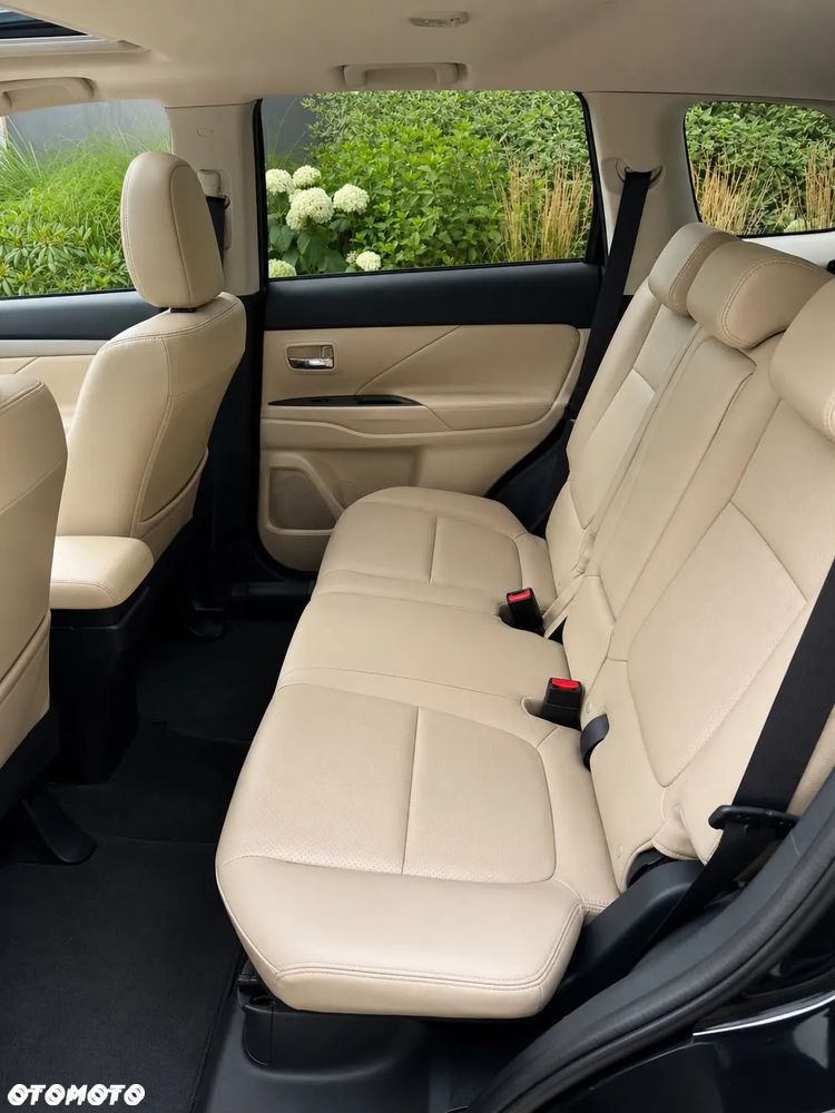 Mitsubishi Outlander 2.2 DI-D 4WD Automatik Instyle - 9