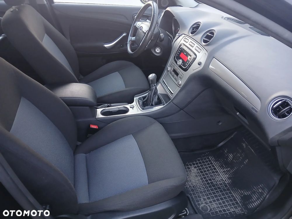 Ford Mondeo 1.6 Gold X - 21