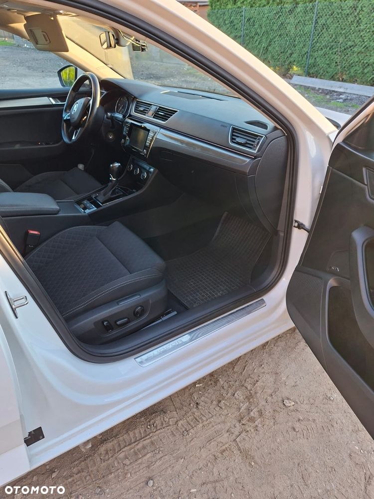 Skoda Superb 2.0 TDI Style DSG - 9
