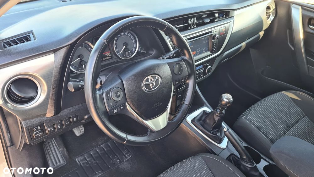 Toyota Auris 1.6 Premium Start - 31