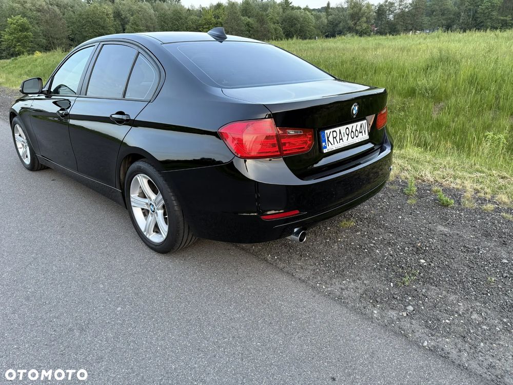 BMW Seria 3 320i - 8