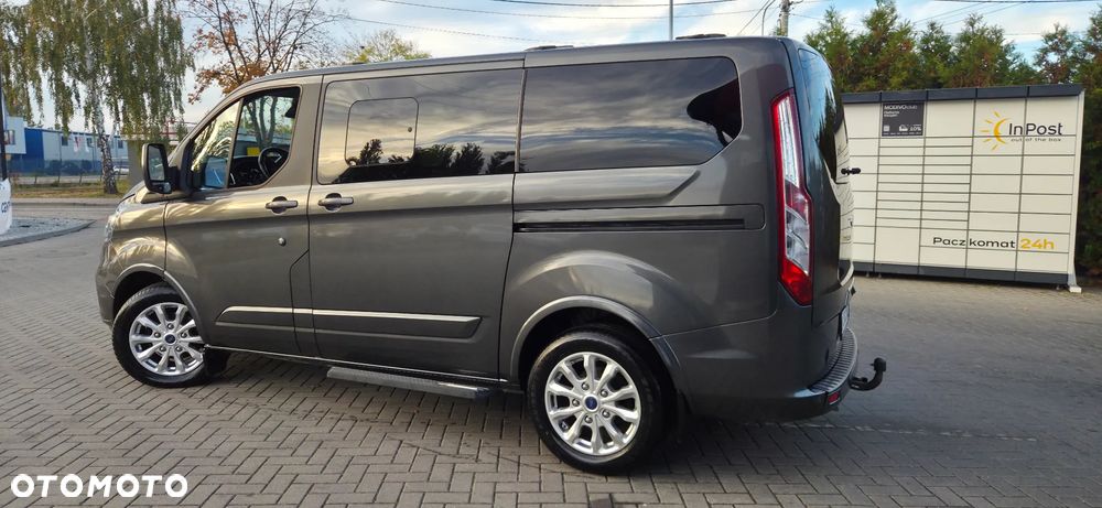 Ford Tourneo Custom - 11
