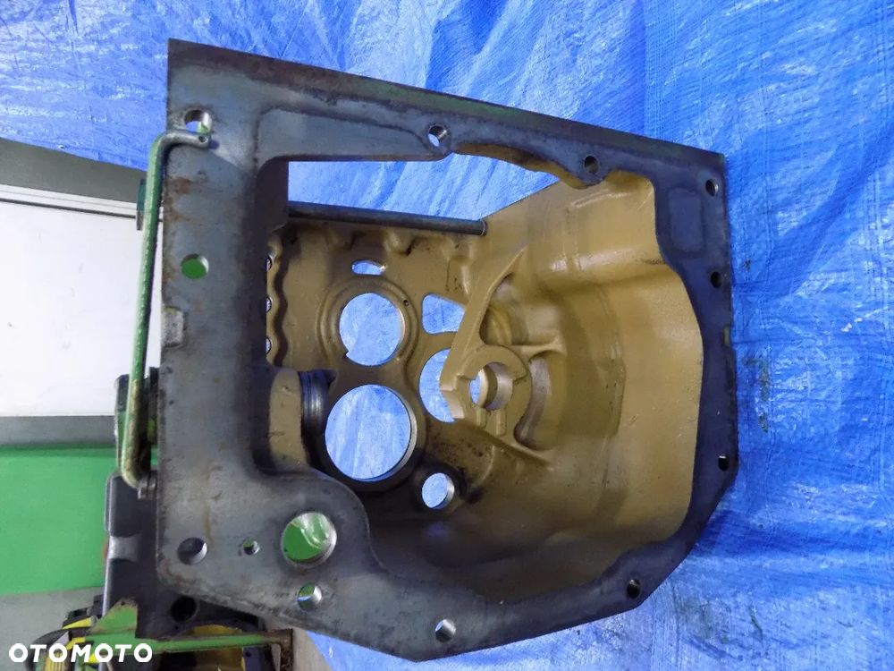 obudowa skrzyni biegów l101943 l101944 l101193 john deere 6300 6100 6200 6400 - 5