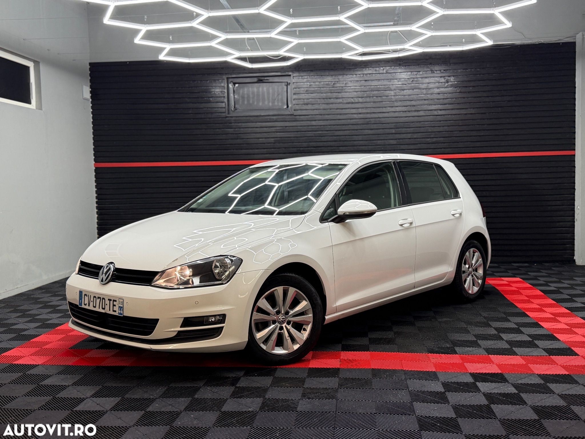 Volkswagen Golf 1.4 TSI BlueMotion Technology DSG Comfortline - 1