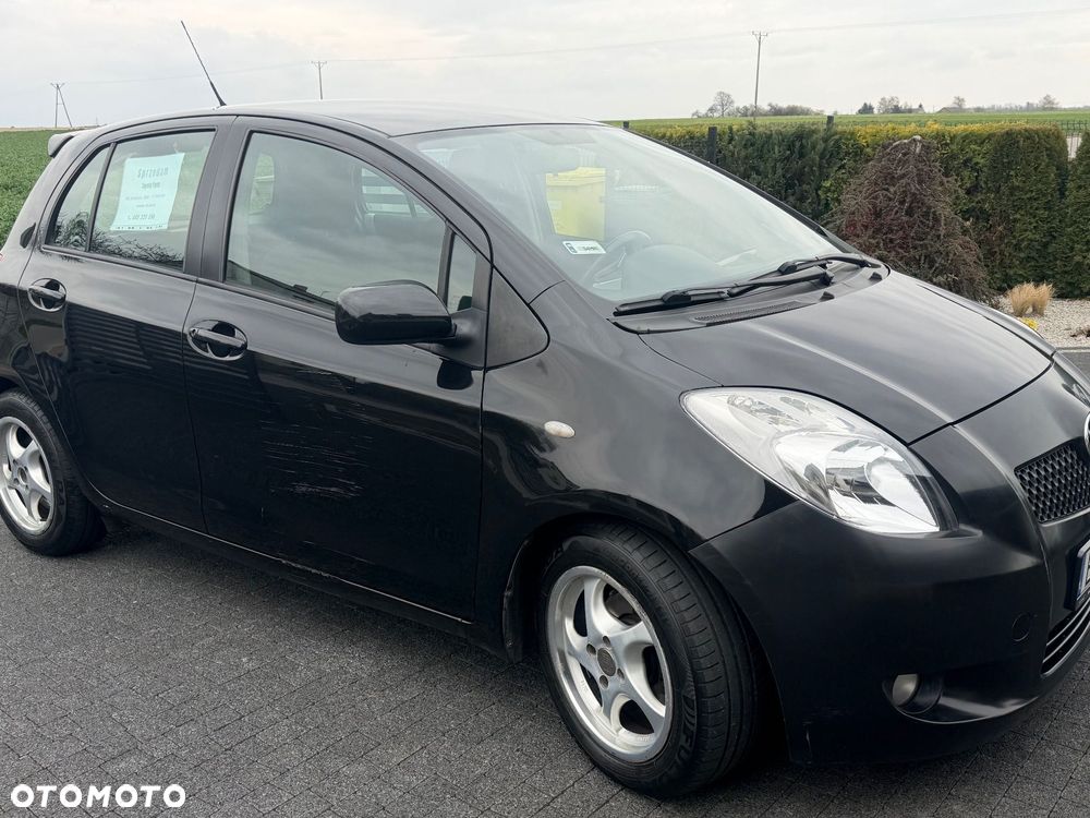 Toyota Yaris - 1