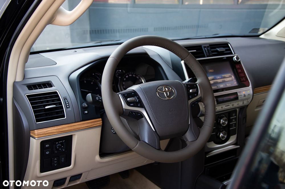 Toyota Land Cruiser LC 2.8 D-4D Invincible - 10