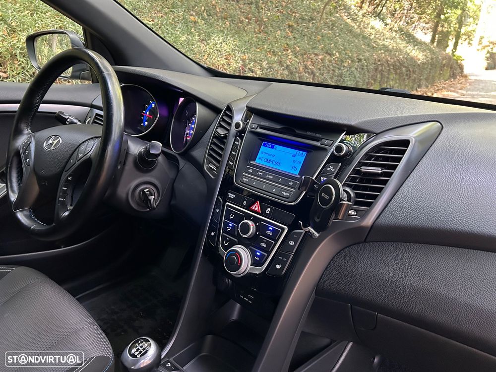 Hyundai i30 1.6 CRDI Blue Comfort J16 - 14