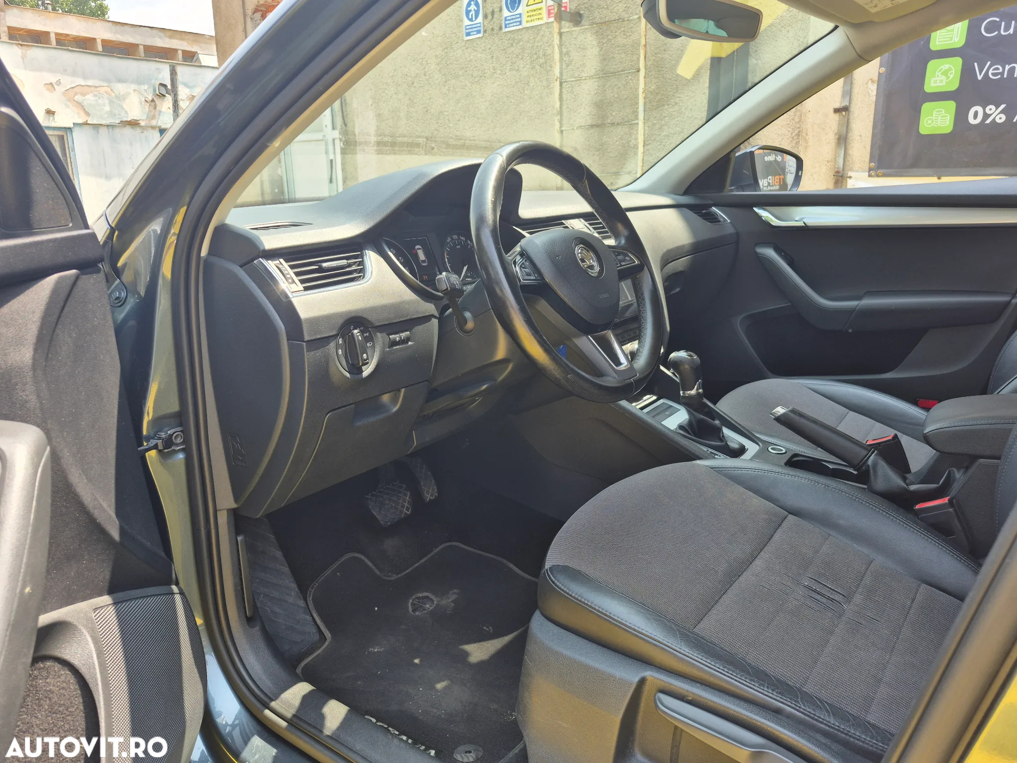 Skoda Octavia 1.6 TDI DSG Style - 9
