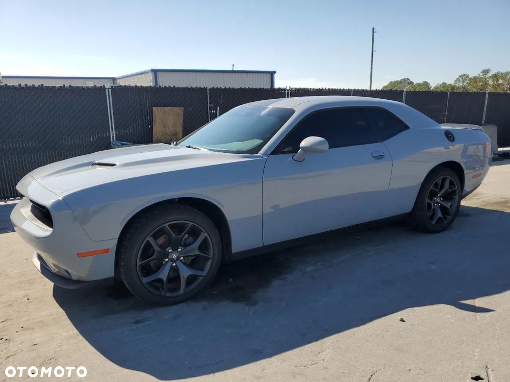 Dodge Challenger - 2