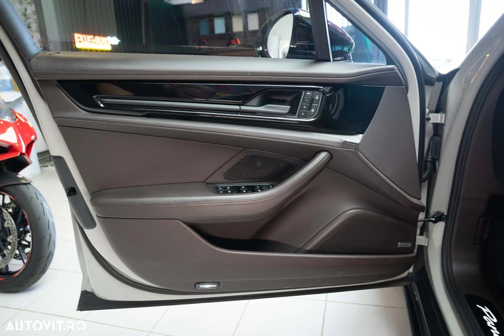 Porsche Panamera 4 E-Hybrid Executive - 25