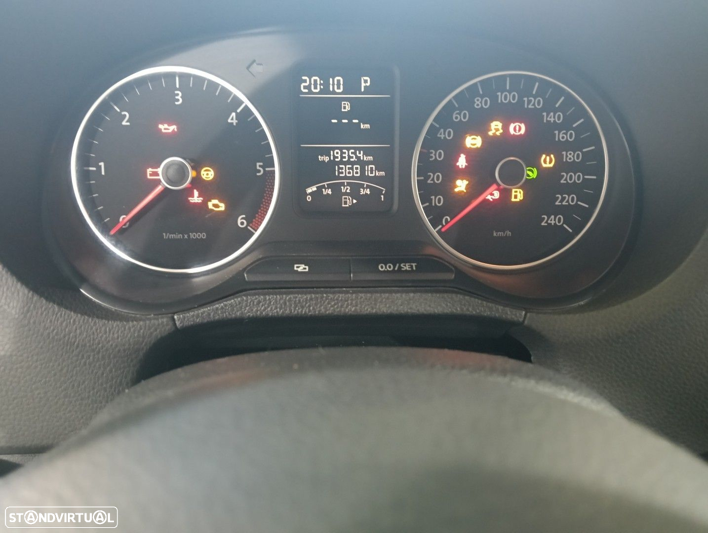 VW Polo 1.6 TDI Hightine DSG - 12
