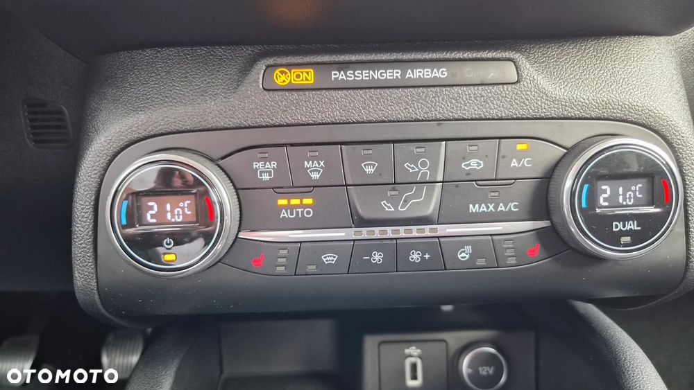 Ford Focus 1.5 EcoBlue Start-Stopp-System TITANIUM STYLE - 13