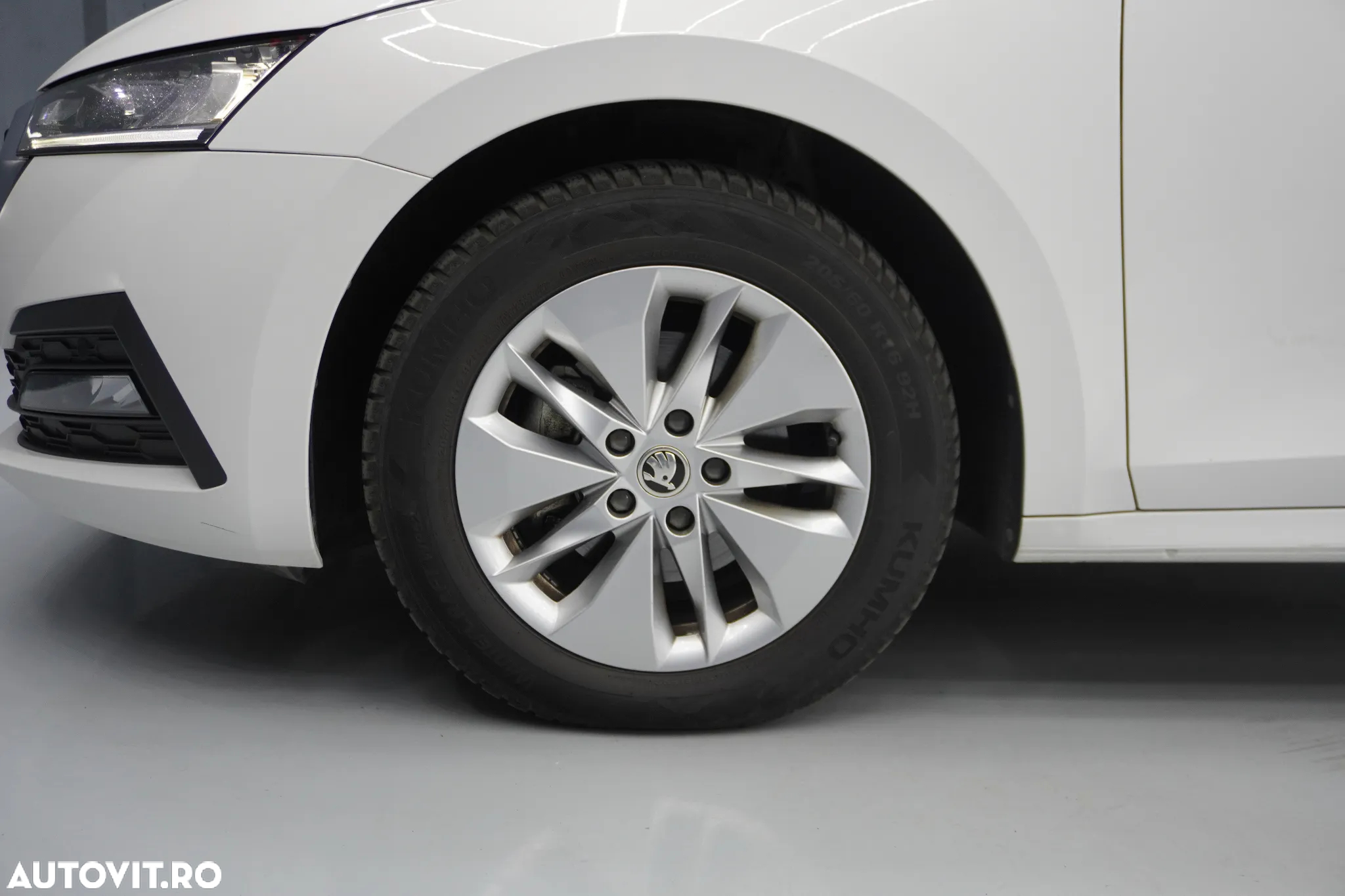 Skoda Octavia 2.0 TDI DSG Ambition - 8