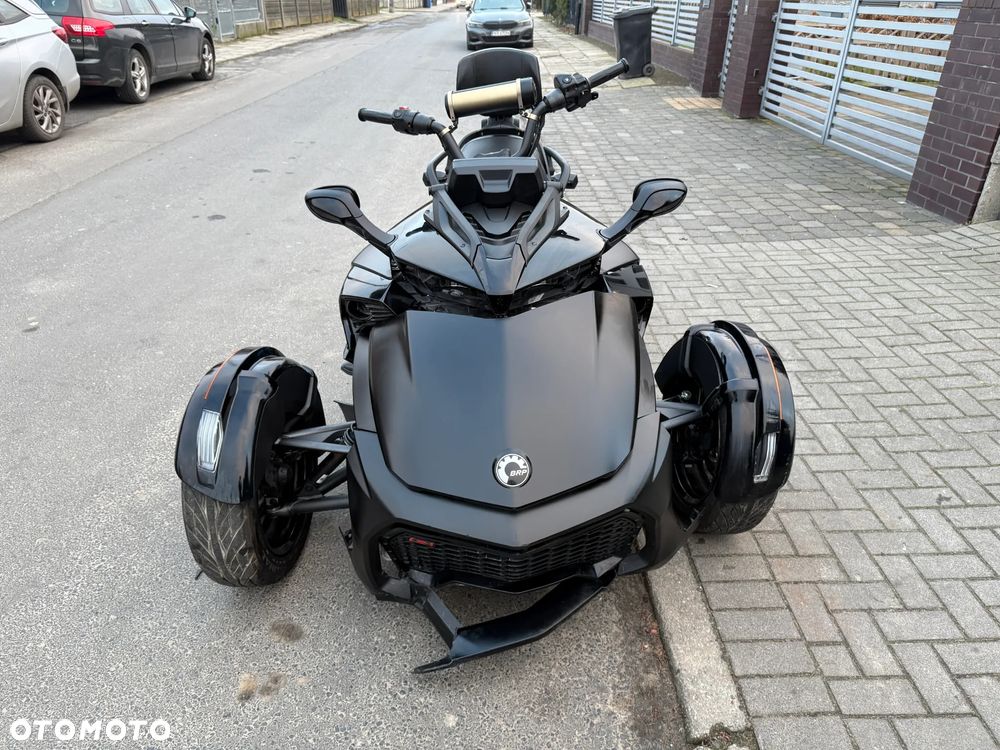 Can-Am Spyder - 2