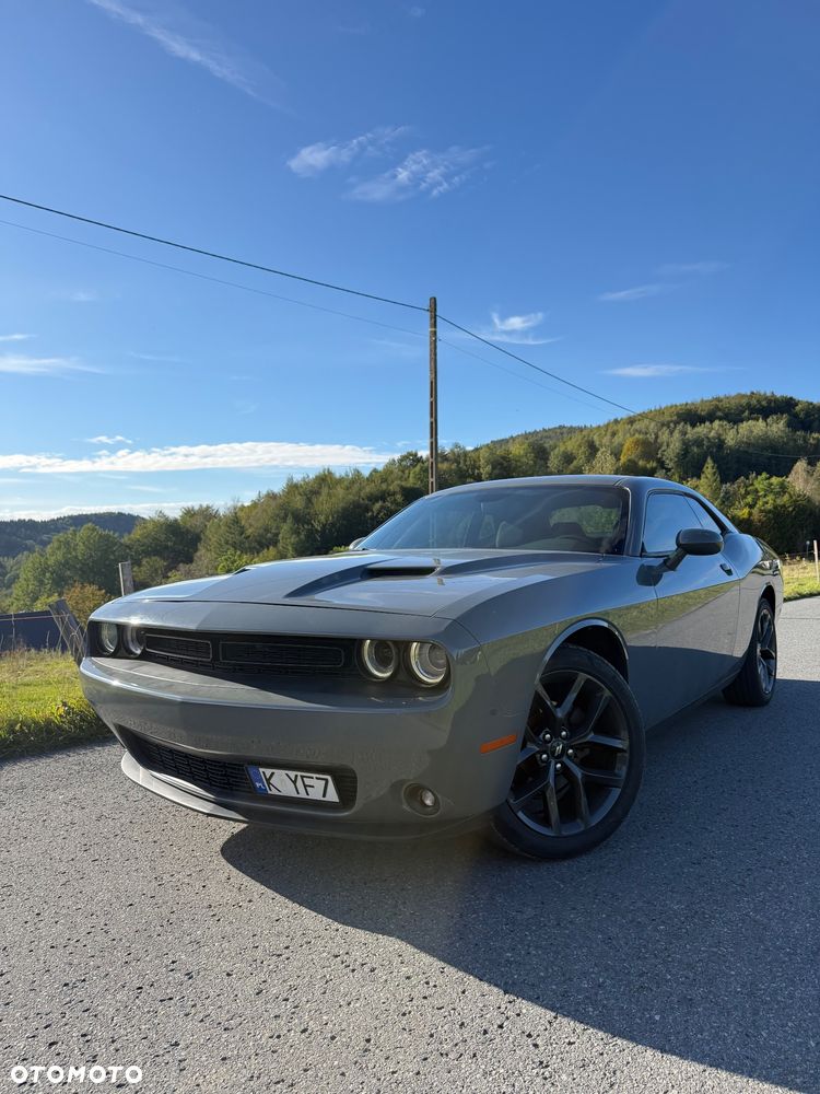 Dodge Challenger - 2