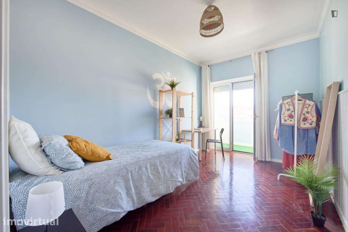 Quarto - localizado em Intendente Lisbon - Grande imagem: 2/32