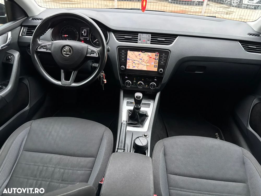 Skoda Octavia Combi Diesel 1.6 TDI Ambition - 30