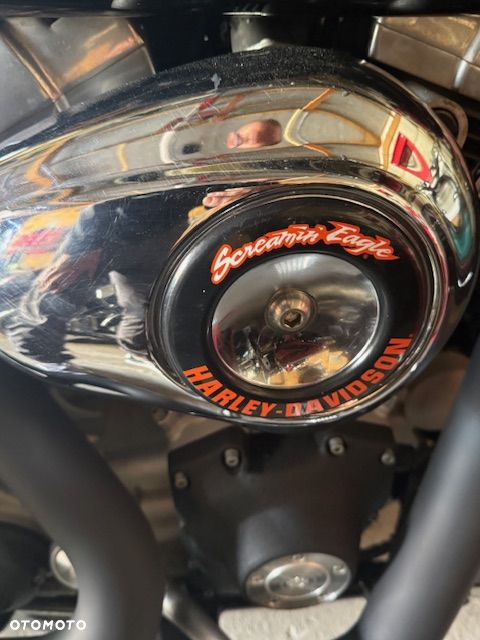 Harley-Davidson Dyna Street Bob - 10