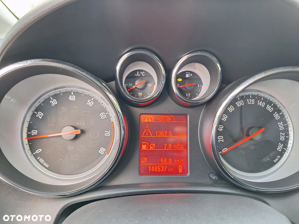 Opel Astra 1.6 Turbo Sport - 26