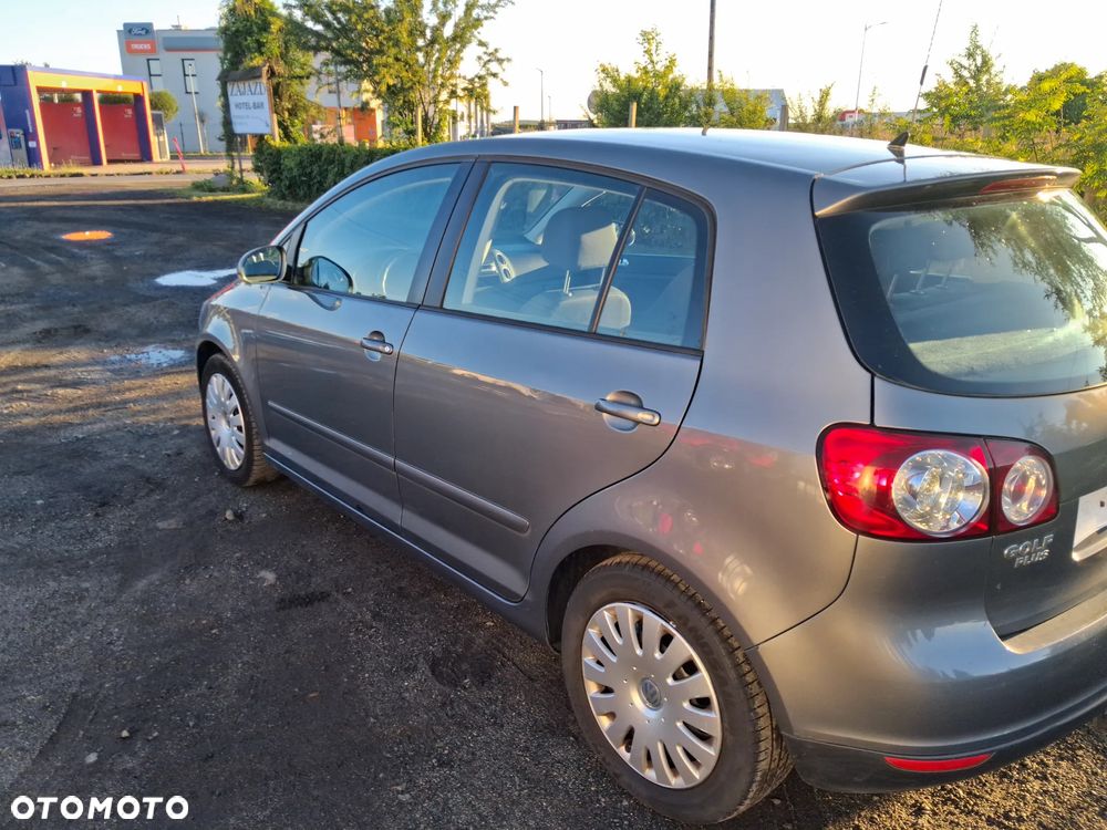Volkswagen Golf Plus 1.9 TDI DSG Comfortline - 17