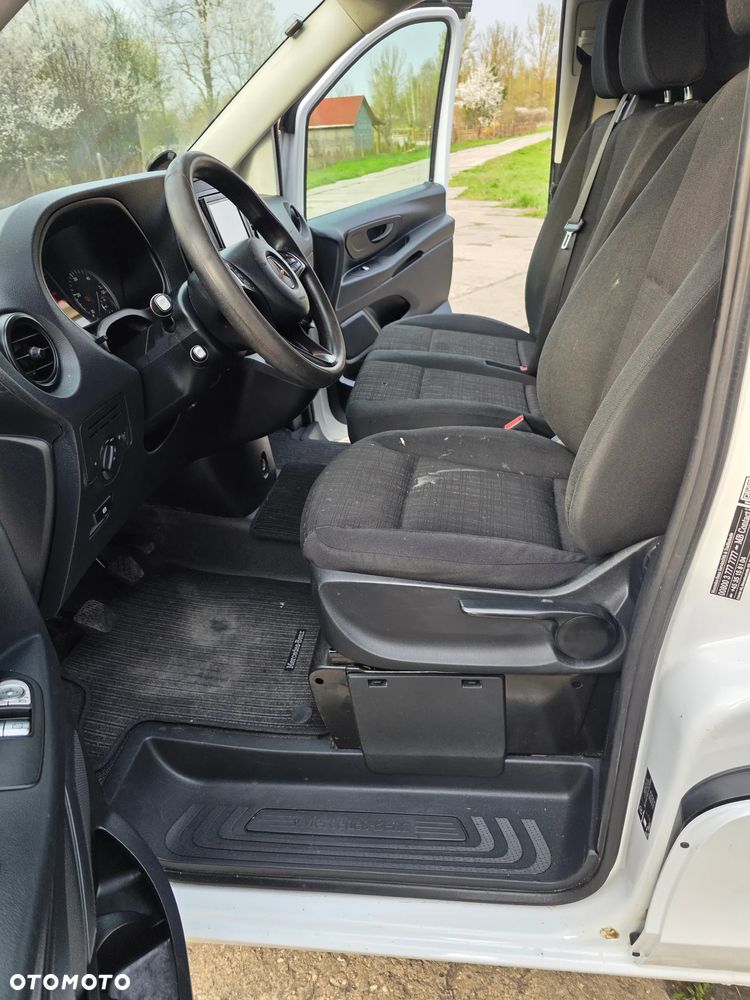 Mercedes-Benz Vito 447 klima Tempomat 145700 km long silnik 2,2 vivaro trafic custom - 21