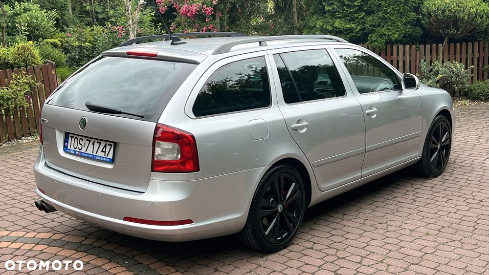 Skoda Octavia Combi 2.0 TSI DSG RS - 18