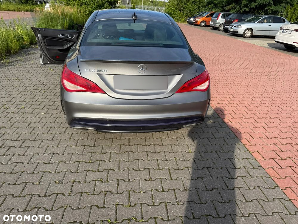 Mercedes-Benz CLA 250 7G-DCT AMG Line - 11