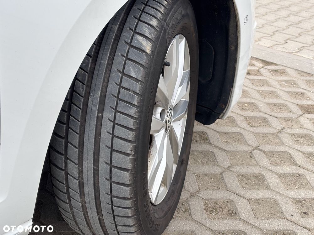 Volkswagen Touran 2.0 TDI BMT Comfortline DSG - 24